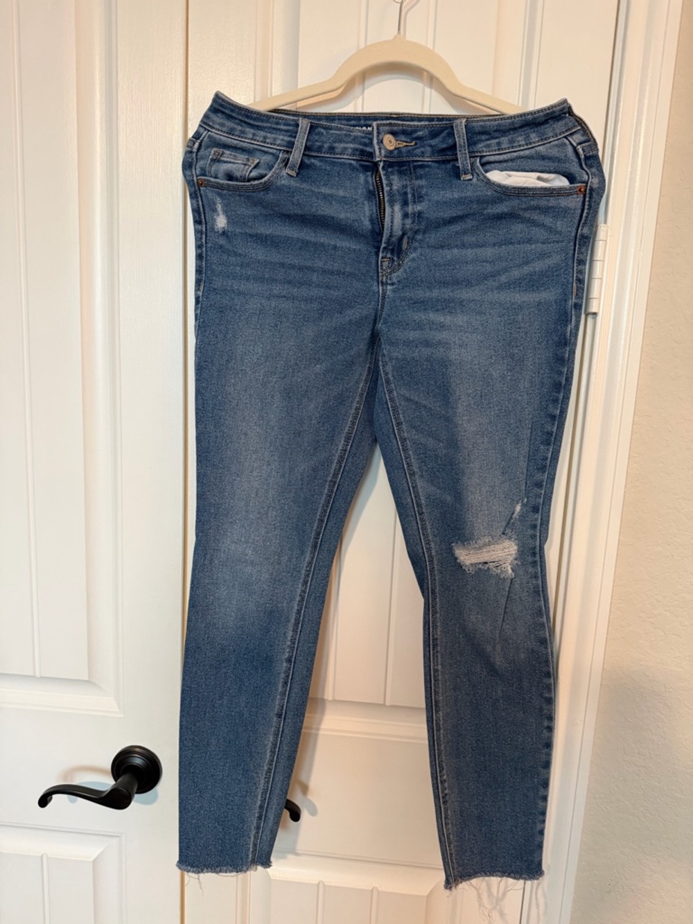 Old Navy Mid Wash Distressed Mid Rise Rockstar Super Skinny Jeans - 6